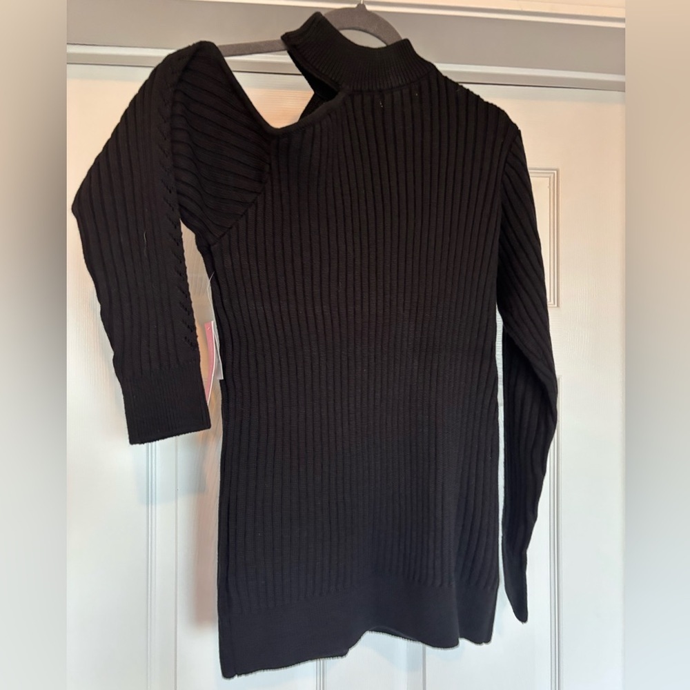 NWT JustFab Black Ribbed Women's Sweater with a Shoulder Cutout Detail - Picture 9 of 10